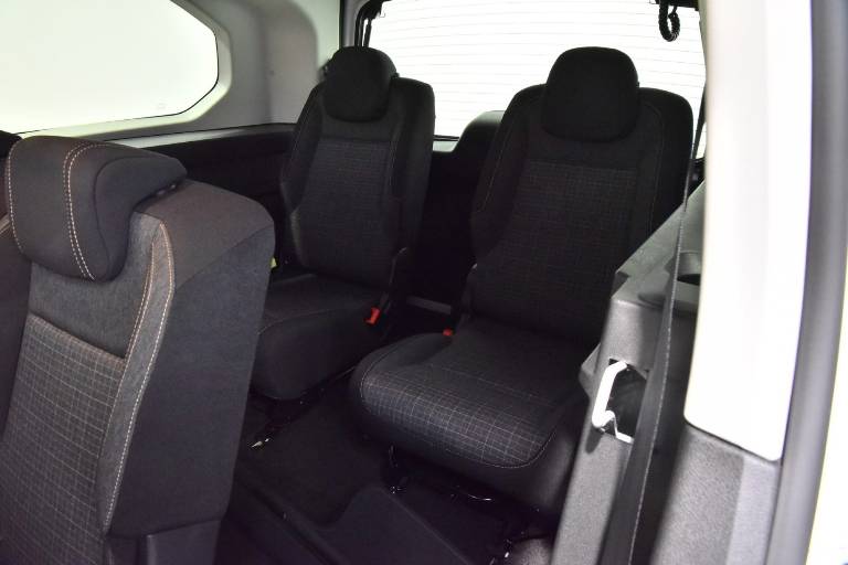 PEUGEOT Rifter 37