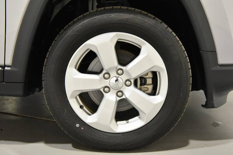 JEEP Compass 33
