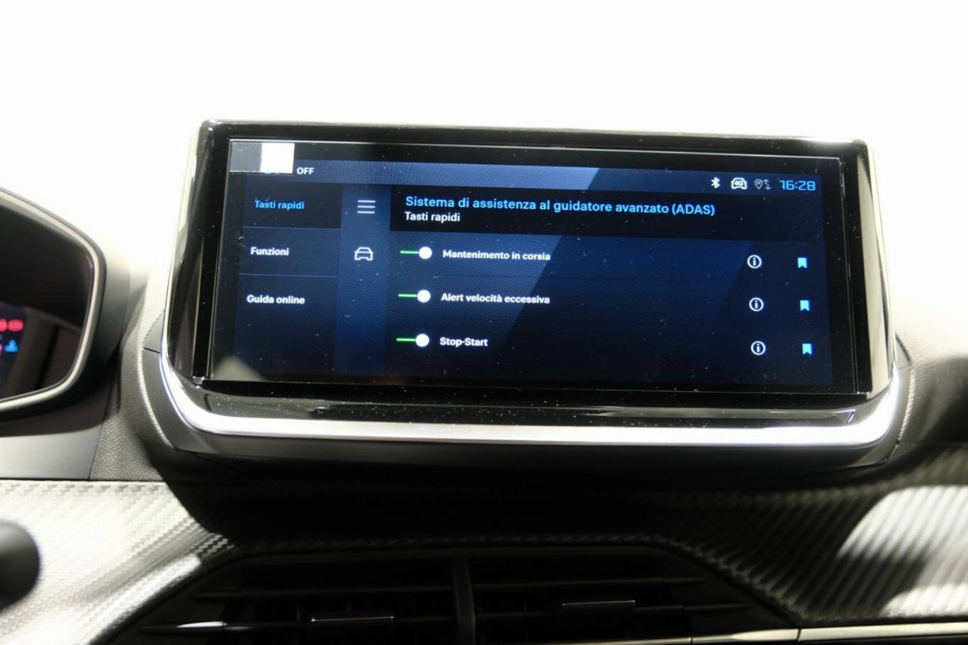 PEUGEOT 2008 28