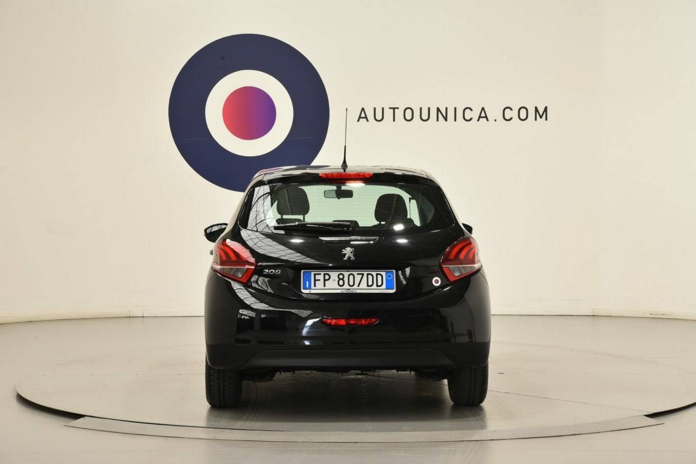 PEUGEOT 208 6