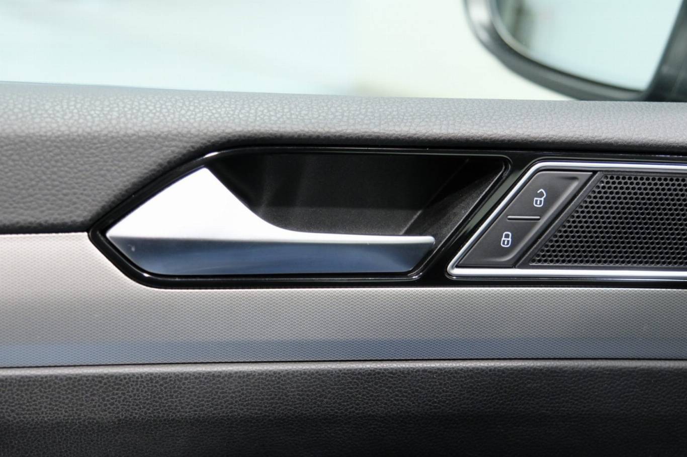 VOLKSWAGEN Passat Variant 39