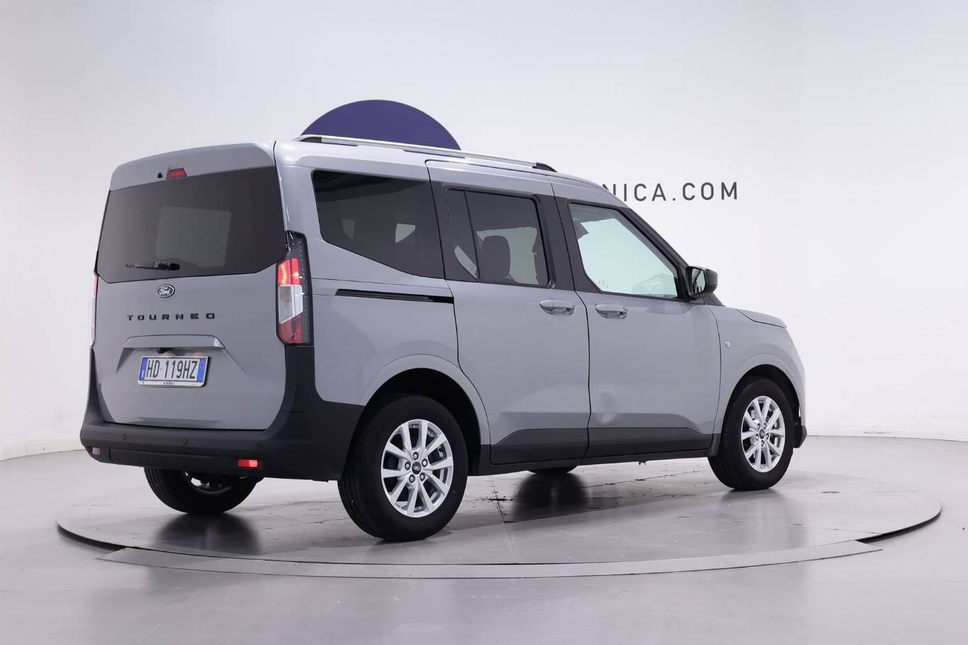 FORD Tourneo Courier 16