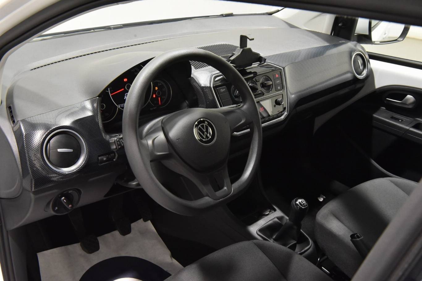 VOLKSWAGEN Up! 3