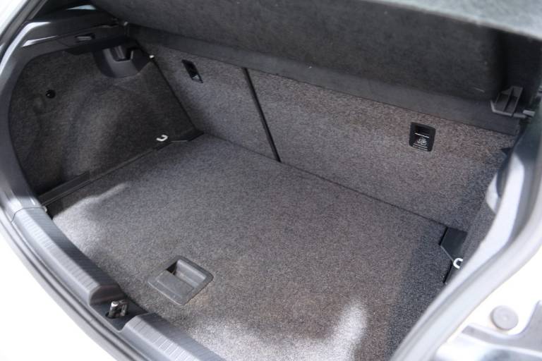 VOLKSWAGEN Polo GTI 51