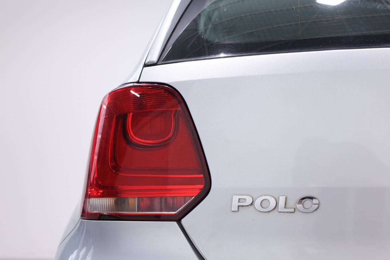VOLKSWAGEN Polo 13