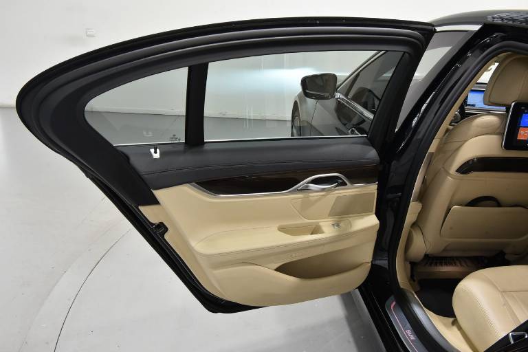 BMW 730 32