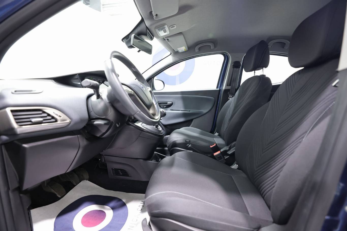 LANCIA Ypsilon 12
