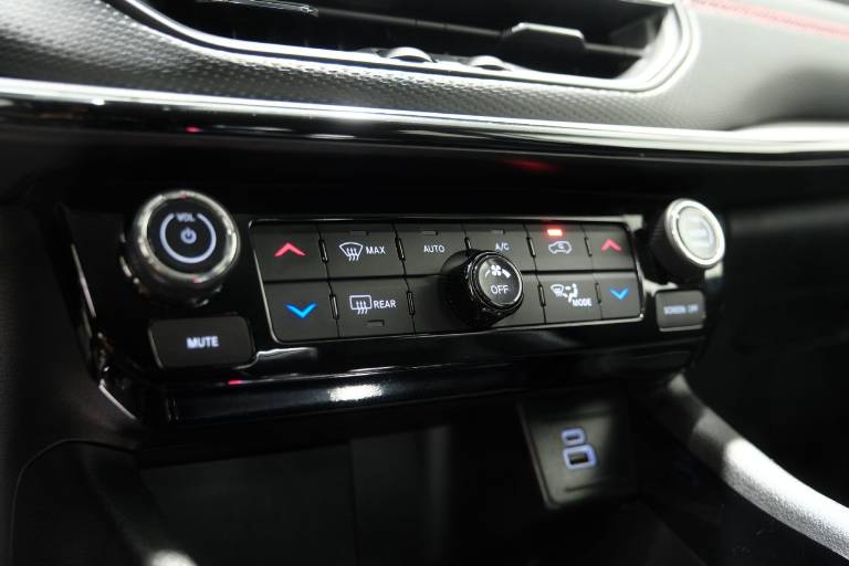 JEEP Compass 28