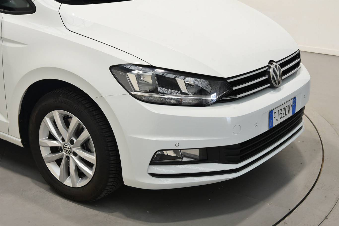 VOLKSWAGEN Touran 40