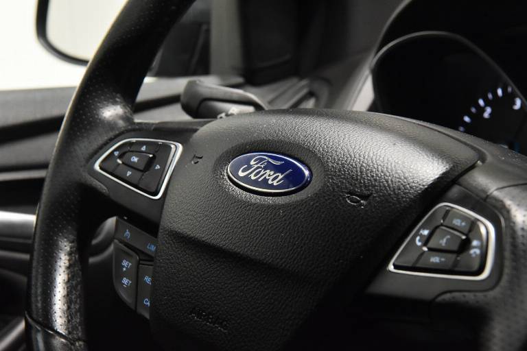 FORD Focus 22