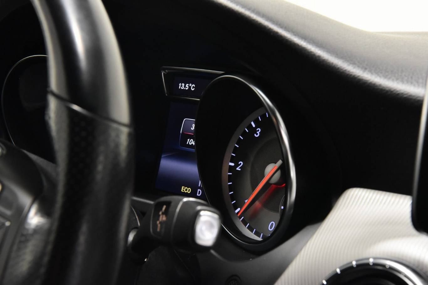 MERCEDES-BENZ CLA 200 40