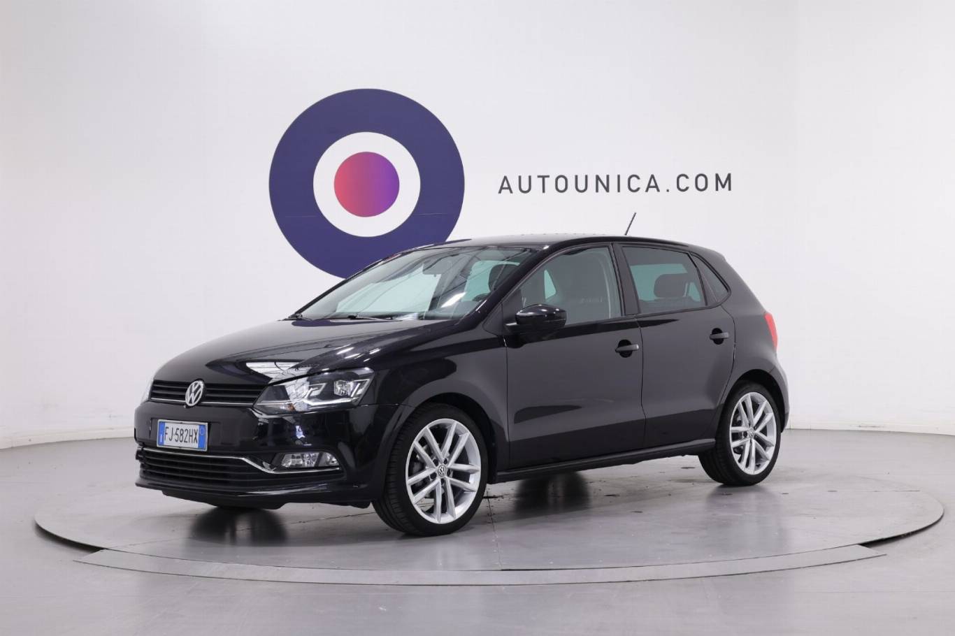 VOLKSWAGEN Polo 1