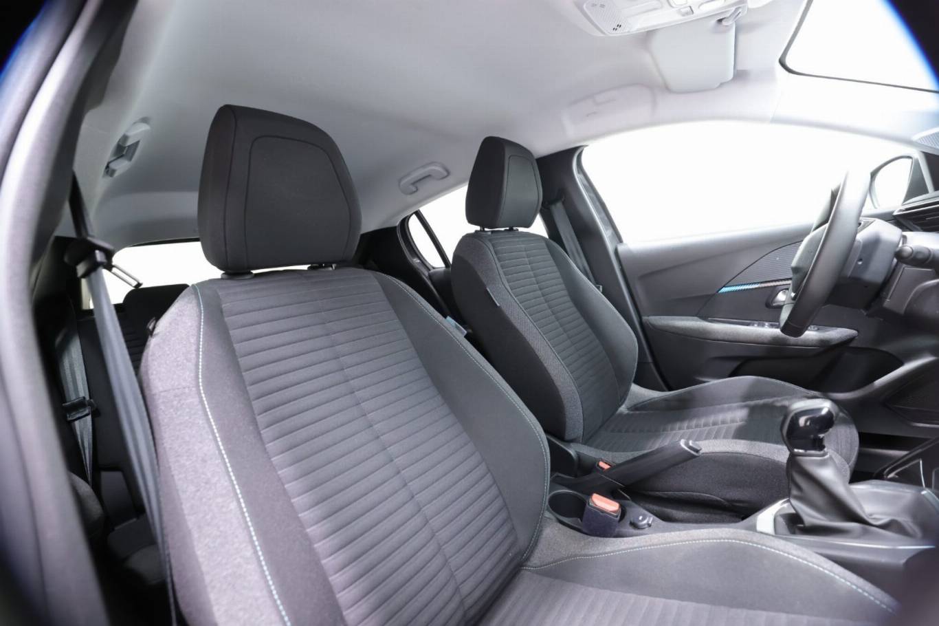 PEUGEOT 208 43