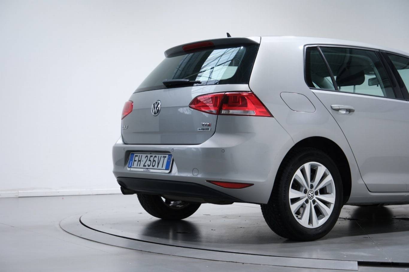 VOLKSWAGEN Golf 13