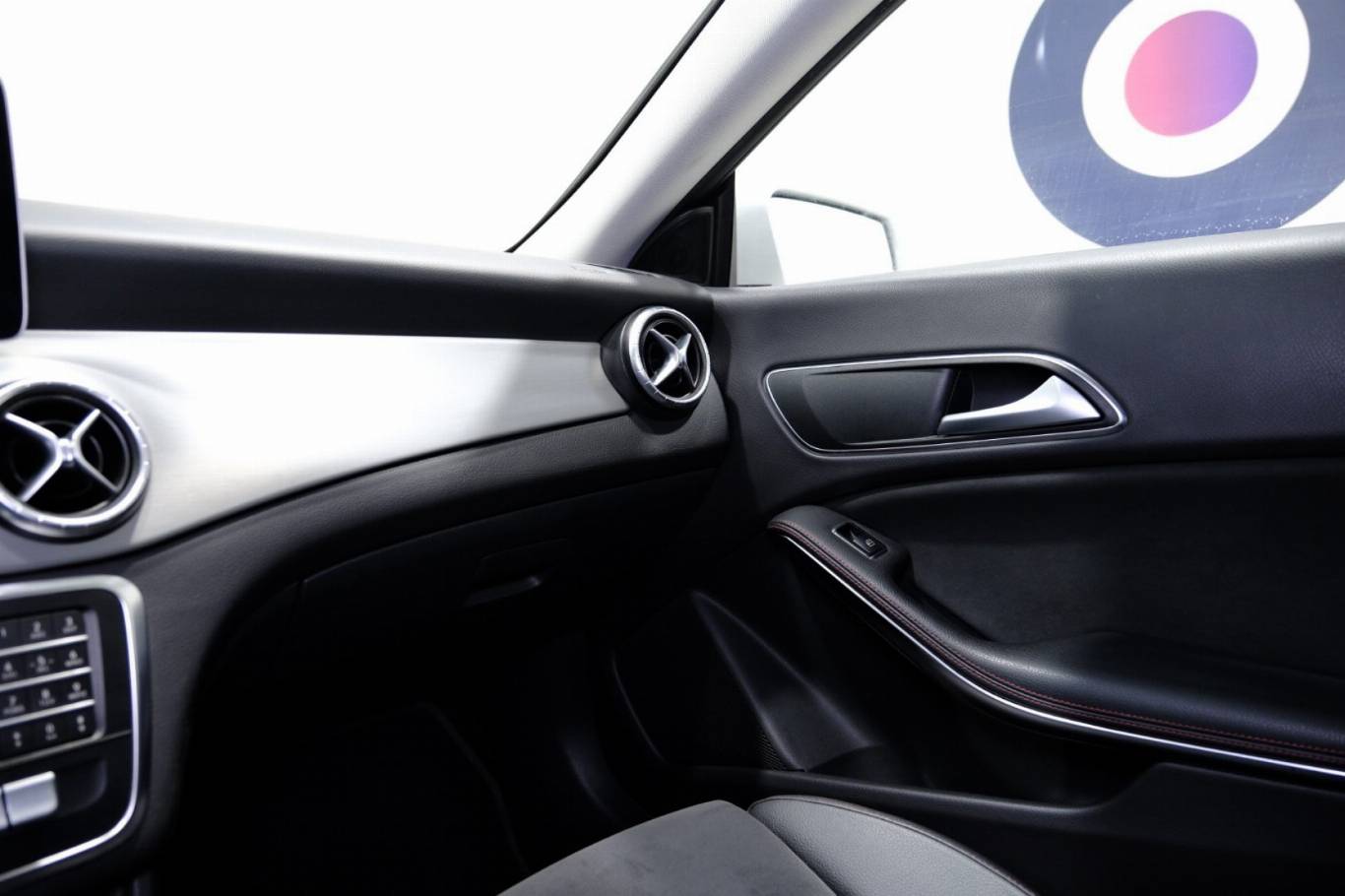 MERCEDES-BENZ CLA 220 32