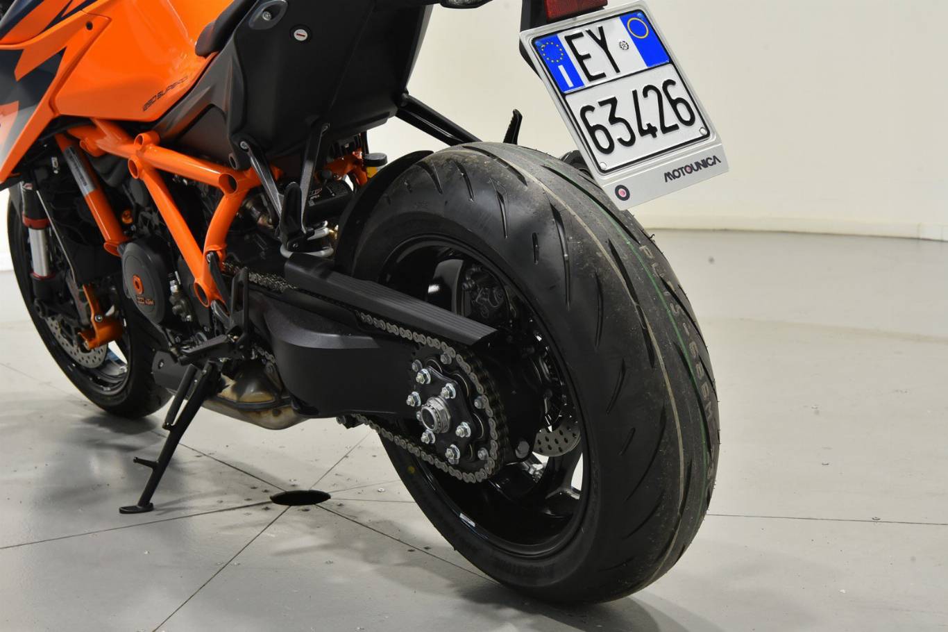 KTM 1290 Super Duke R 64