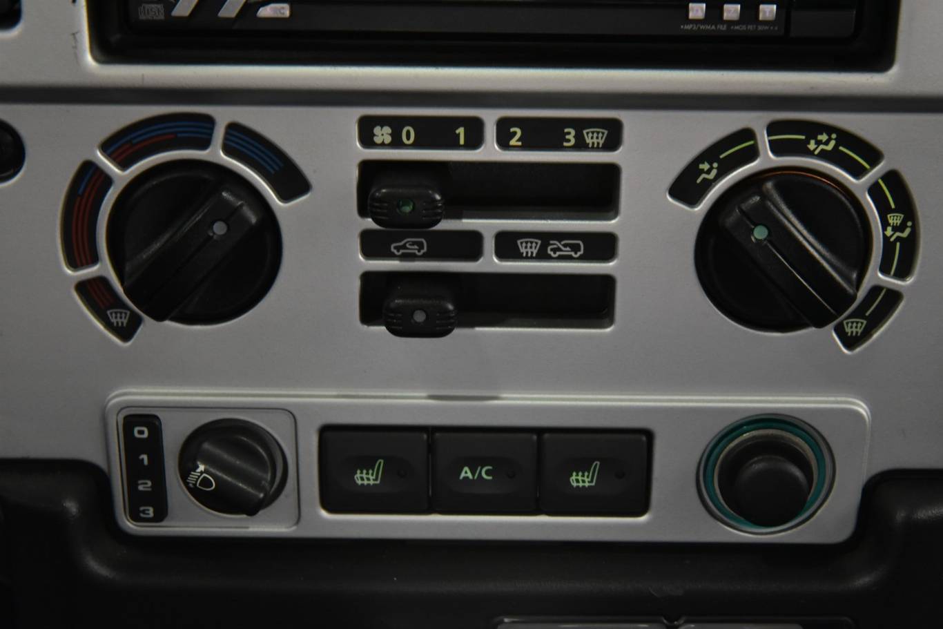 LAND ROVER Defender 40