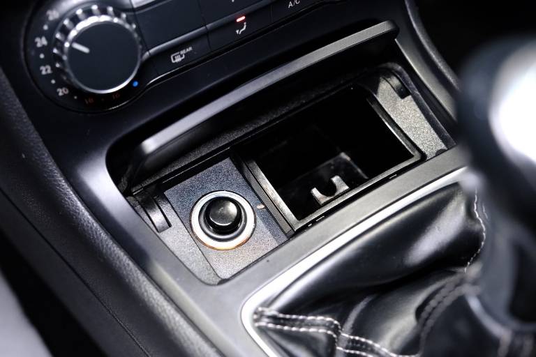 MERCEDES-BENZ B 200 29