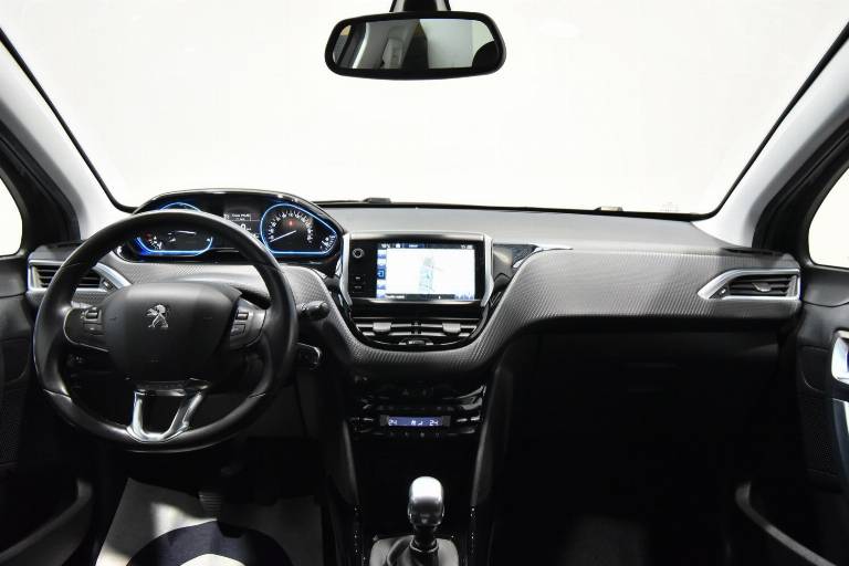 PEUGEOT 2008 21