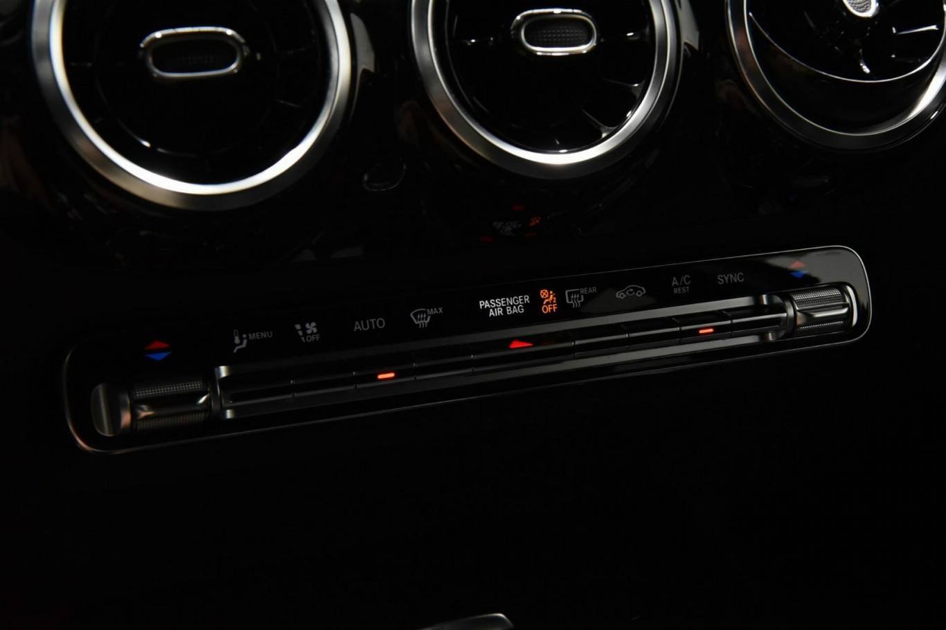 MERCEDES-BENZ GLA 200 22