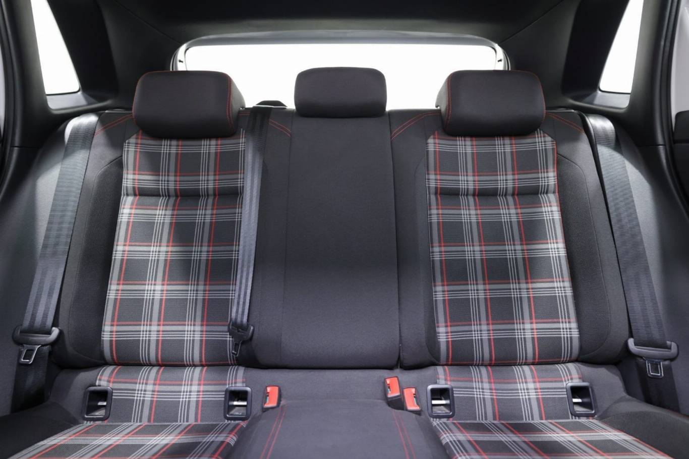 VOLKSWAGEN Polo 34