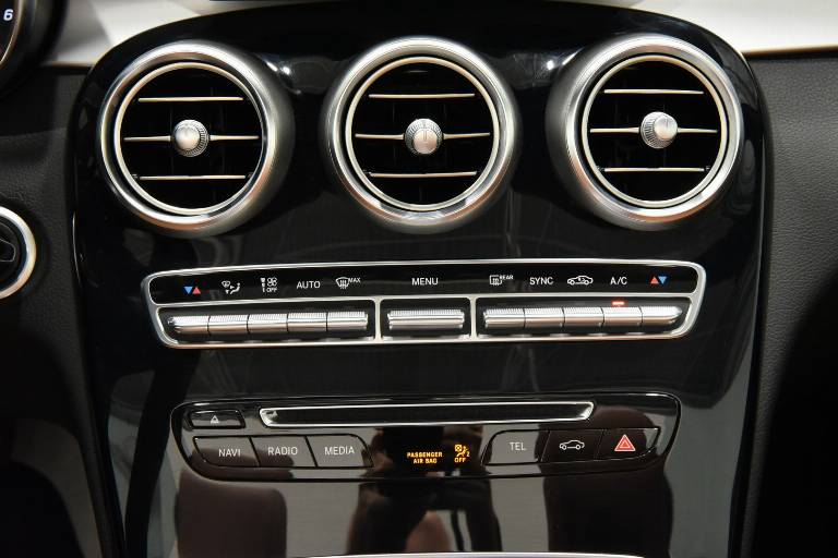 MERCEDES-BENZ C 220 11