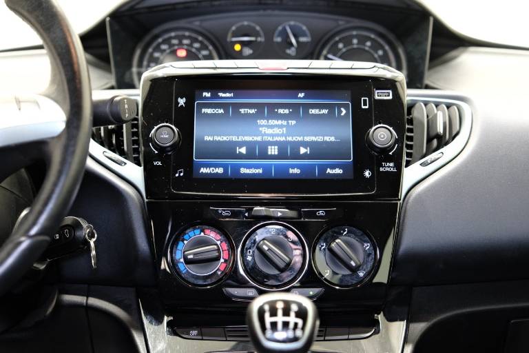 LANCIA Ypsilon 35