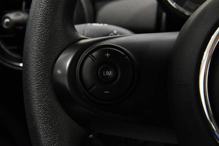 MINI One 7
