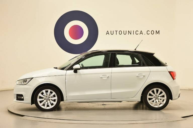 AUDI A1 32