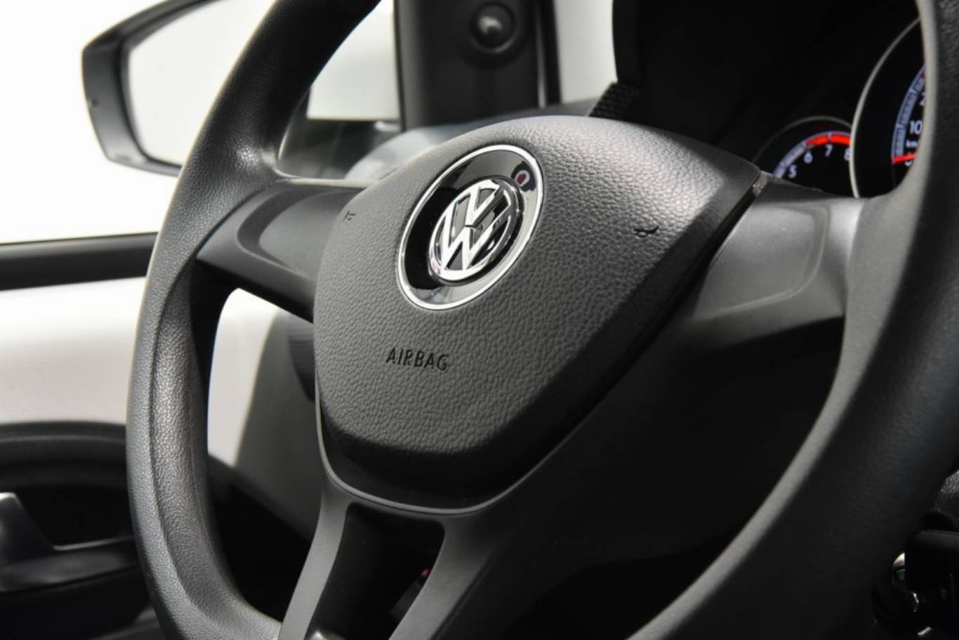 VOLKSWAGEN Up! 23