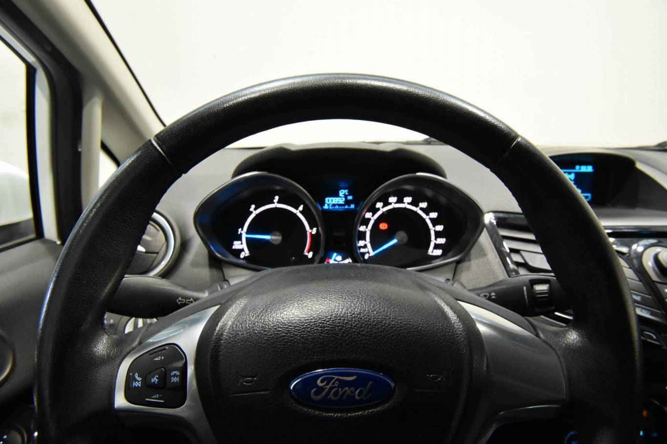 FORD Fiesta 14