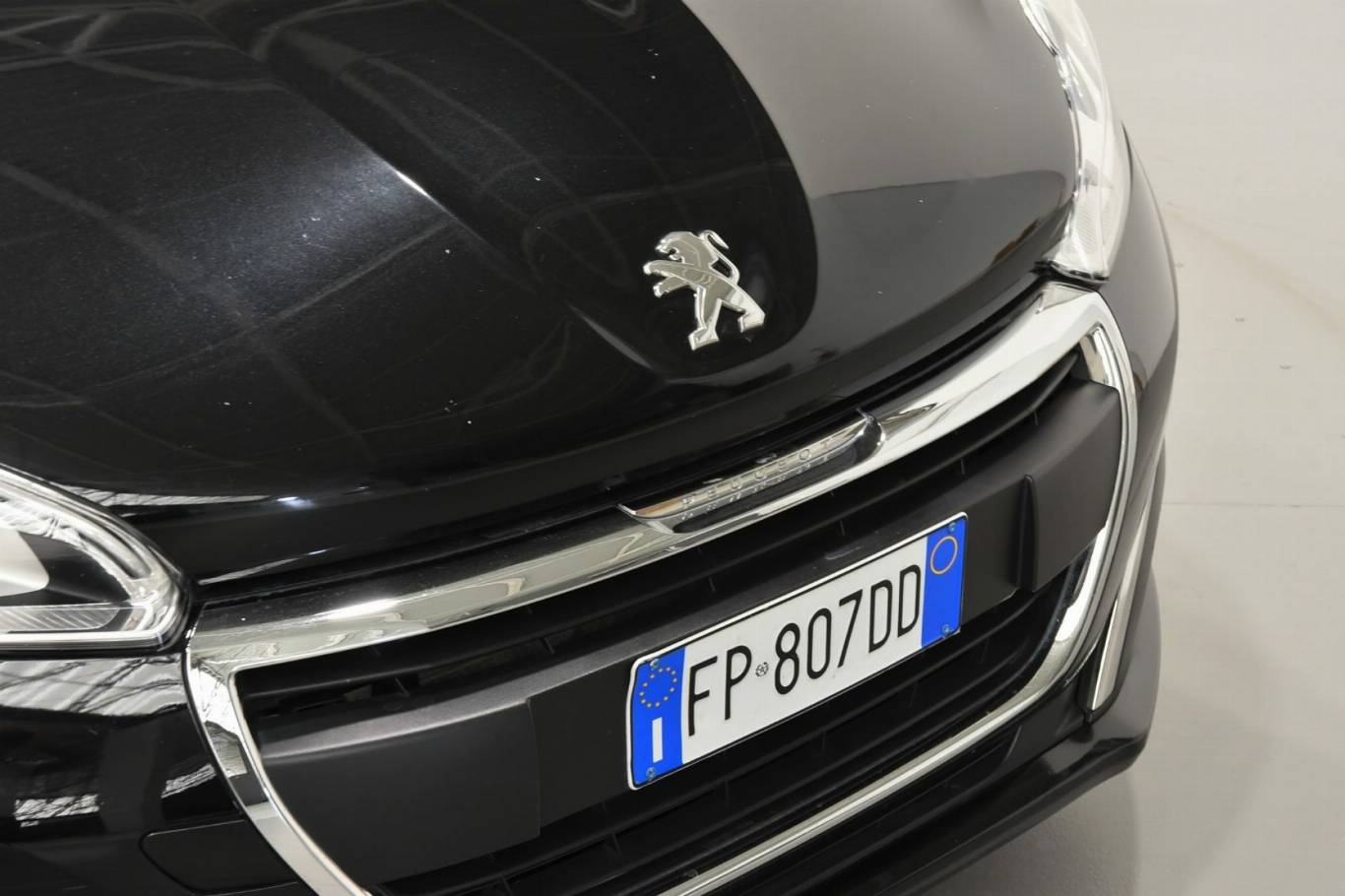 PEUGEOT 208 30