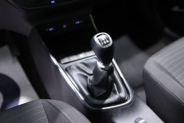 HYUNDAI I20 28