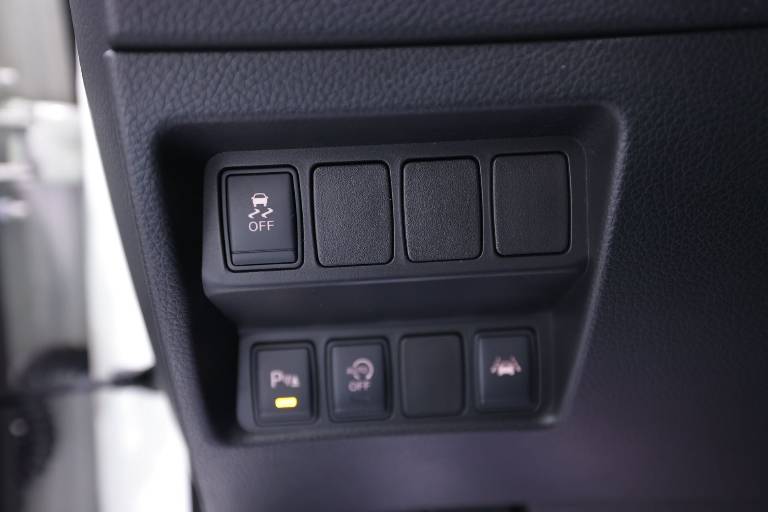 NISSAN Qashqai 24
