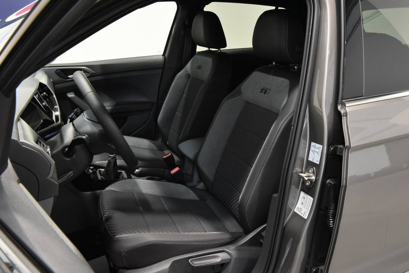 VOLKSWAGEN T-Cross 4