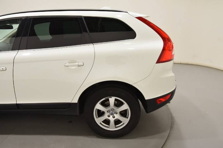 VOLVO XC60 40