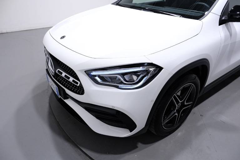 MERCEDES-BENZ GLA 17