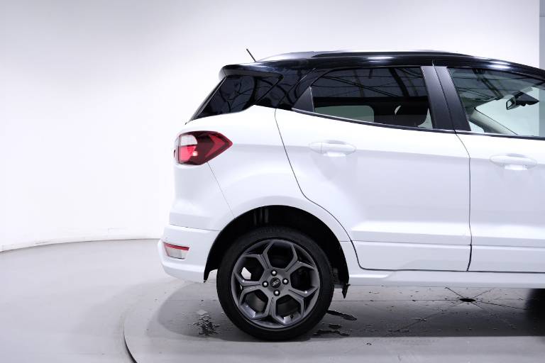 FORD EcoSport 53