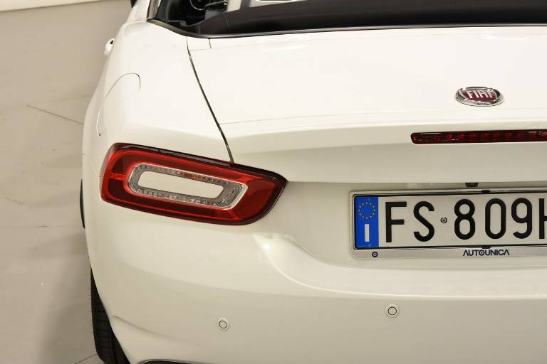 FIAT 124 Spider 21