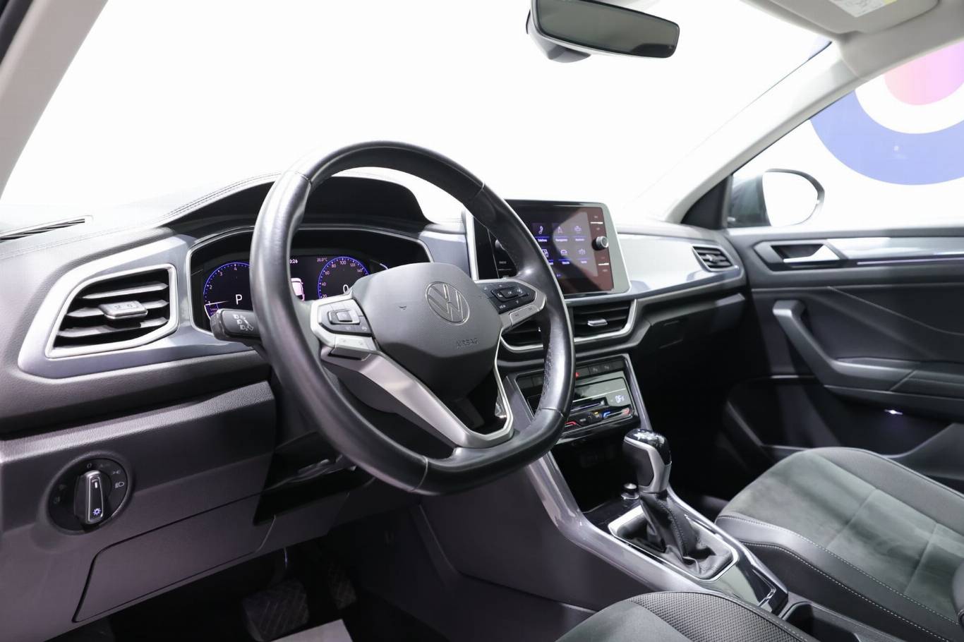 VOLKSWAGEN T-Roc 5