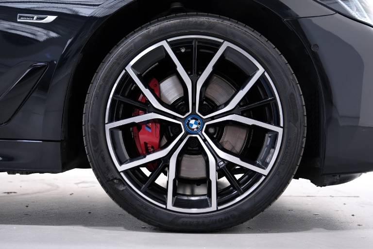 BMW 530 13