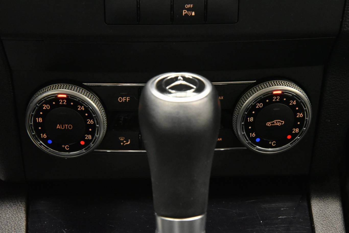 MERCEDES-BENZ GLK 220 10