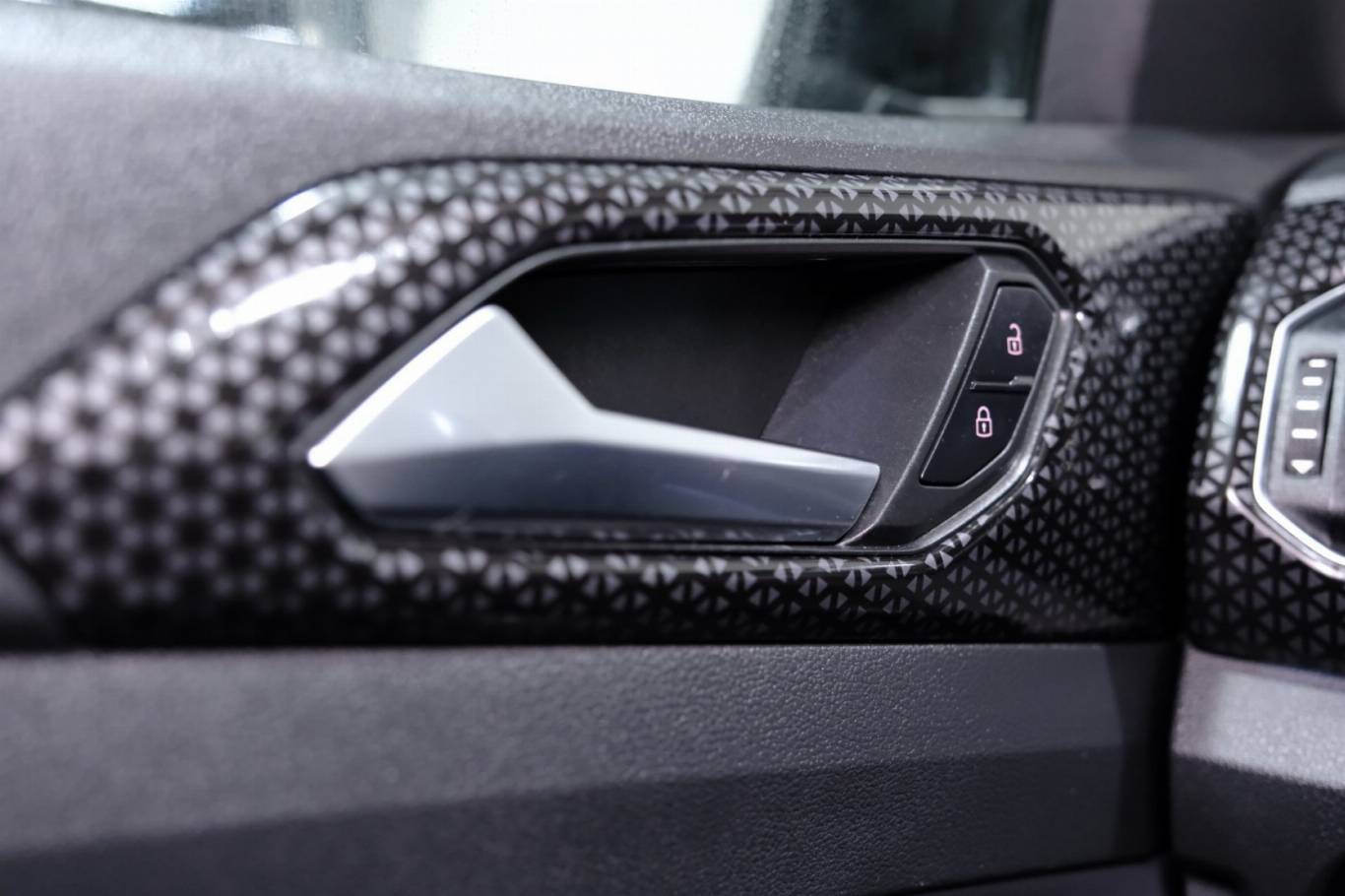 VOLKSWAGEN T-Cross 30