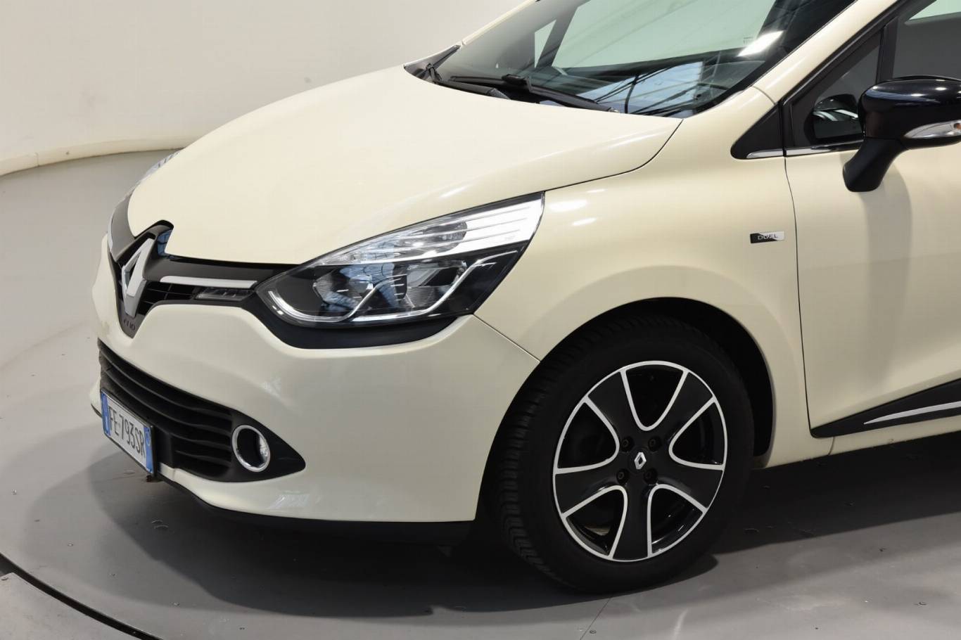 RENAULT Clio 28