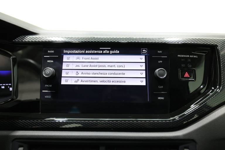 VOLKSWAGEN Polo 27