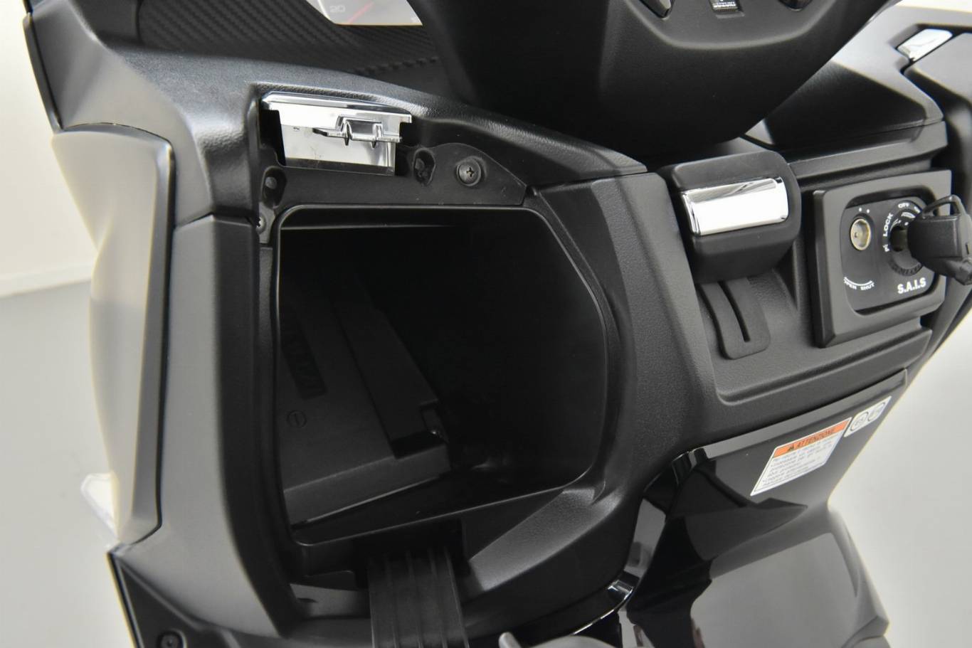 SUZUKI Burgman AN 400 25