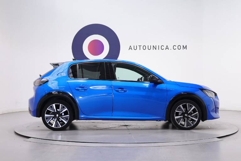 PEUGEOT 208 4