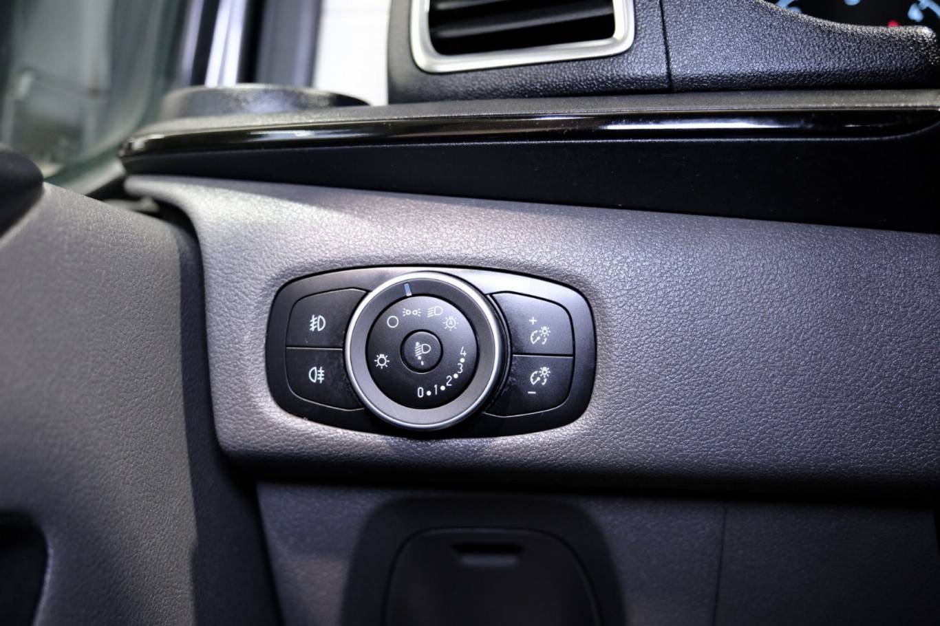 FORD Tourneo Custom 20