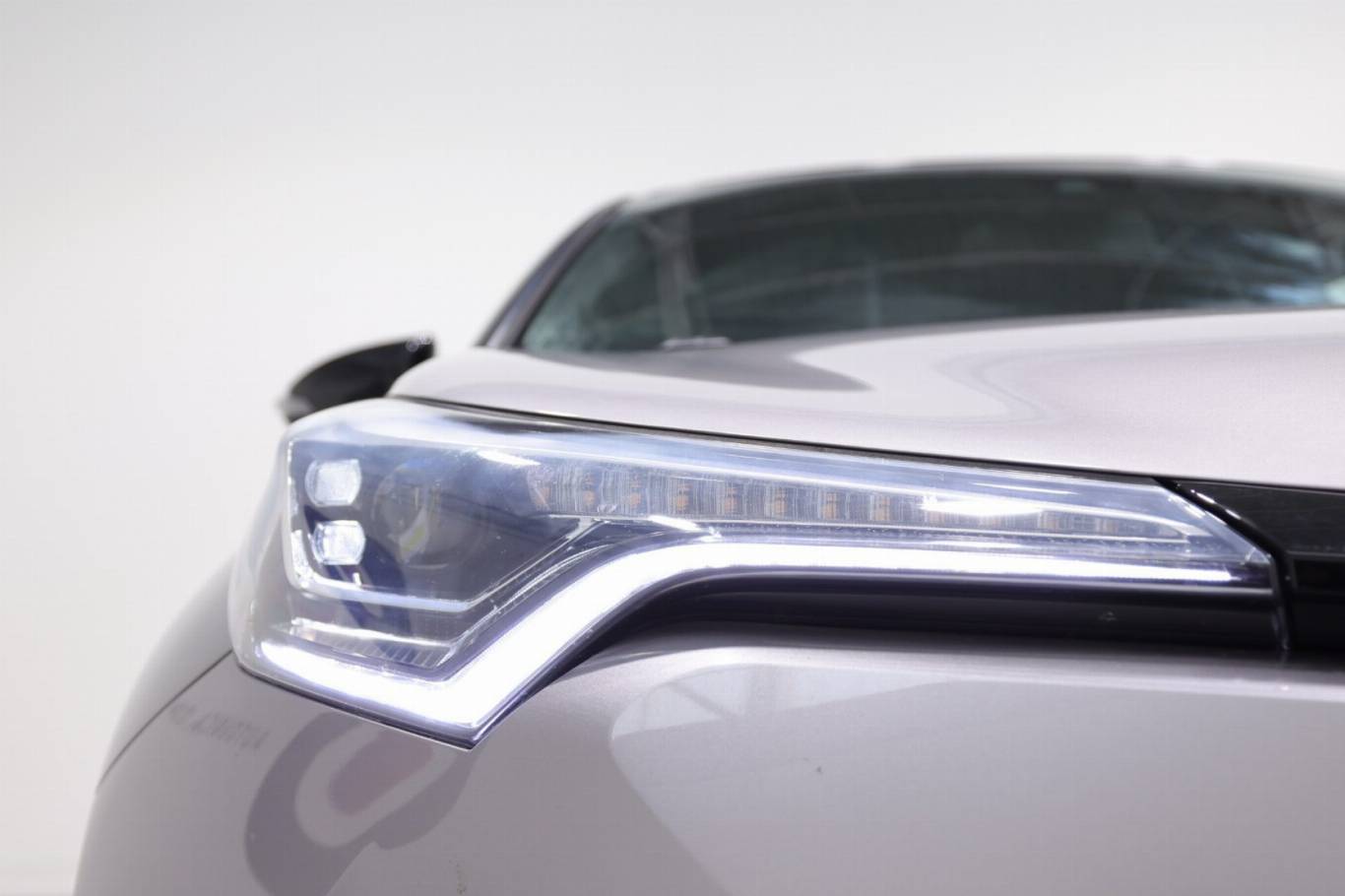 TOYOTA C-HR 12