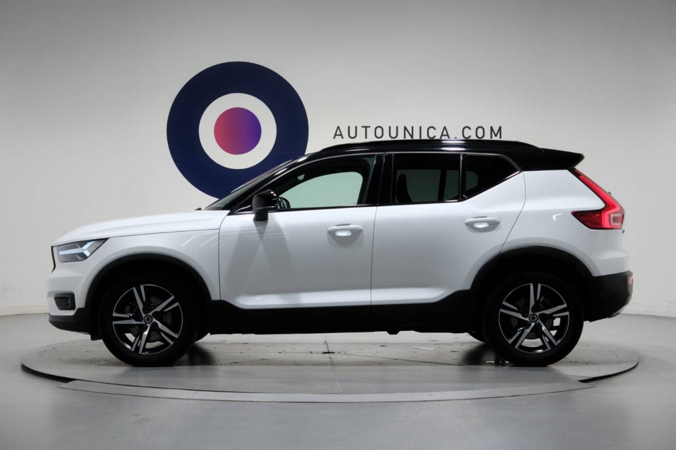 VOLVO XC40 12